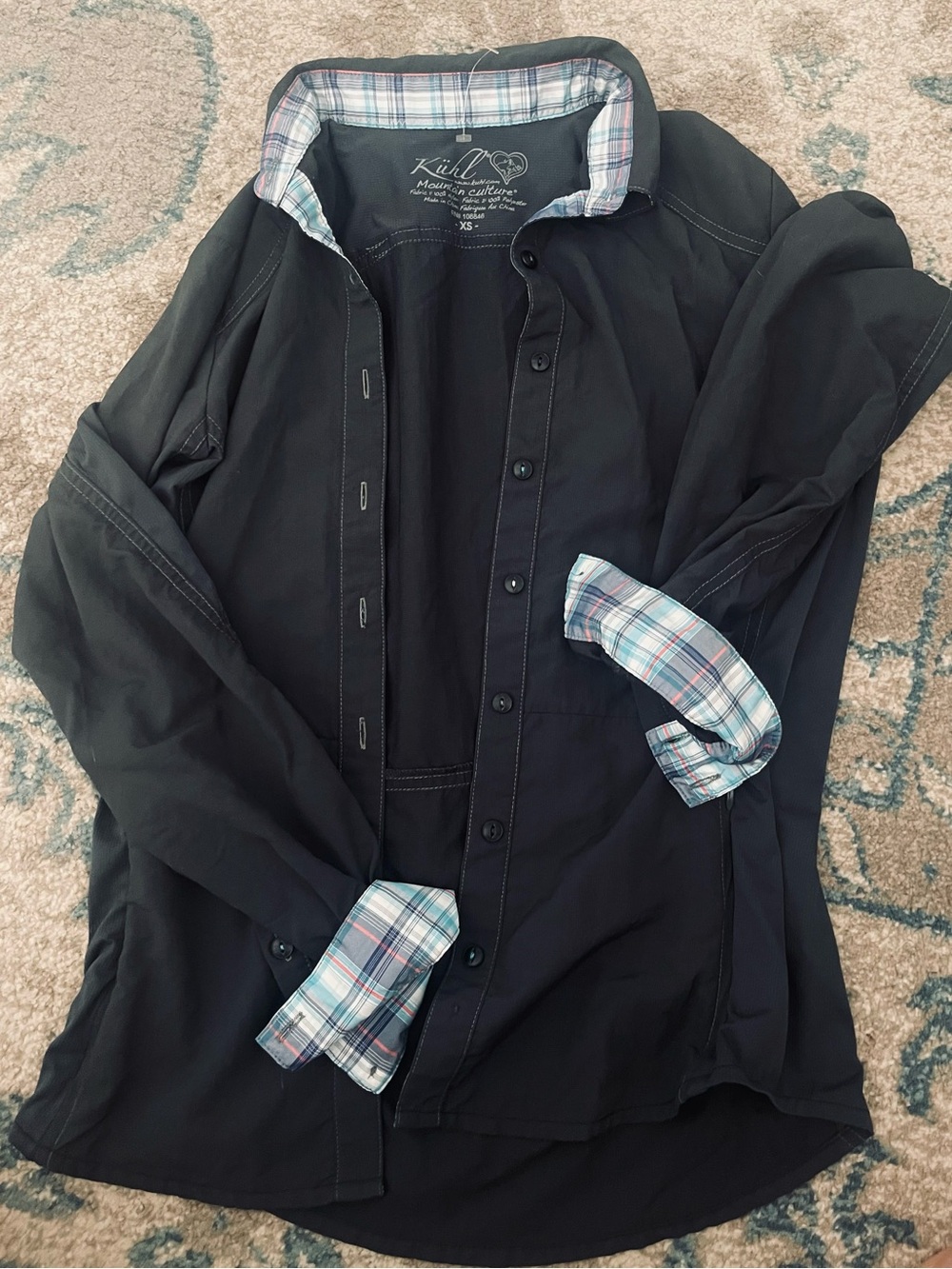 Women’s Kuhl long sleeve hiking shirt . XS